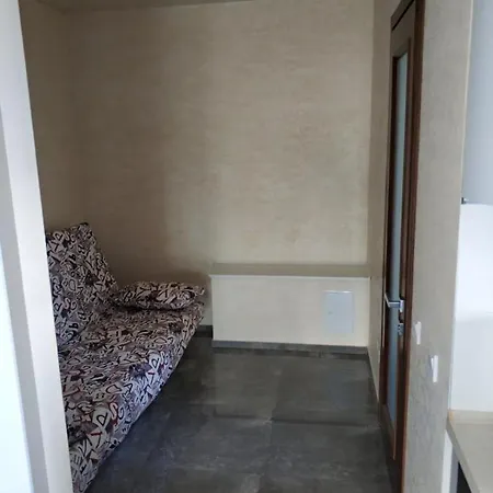 новобереговая, 8 кв. 17 Apartment
